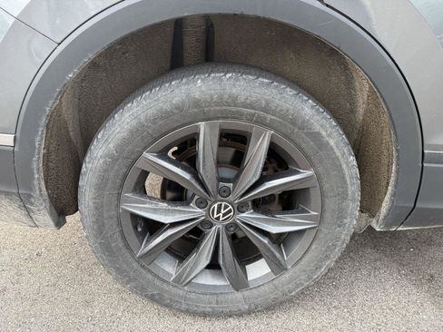 Used 2022 Volkswagen Tiguan SE AWD/4WD image 13