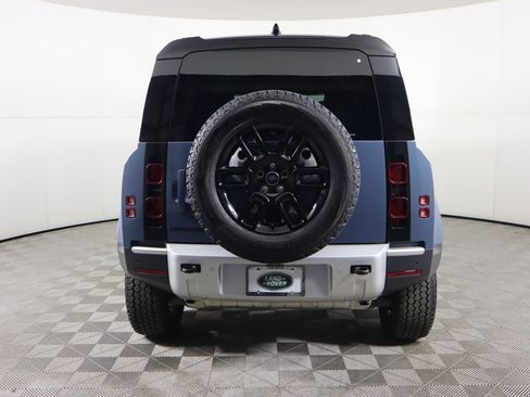 Used 2025 Land Rover Defender 110 S image 6