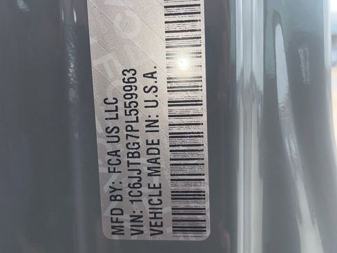 Used 2023 Jeep Gladiator Rubicon w/ LED Lighting Group image 14