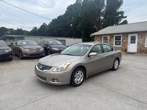 Used 2011 Nissan Altima 2.5 S FWD image 3