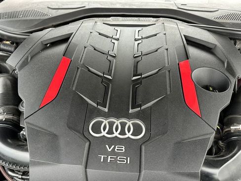 Used 2021 Audi S8 L image 10