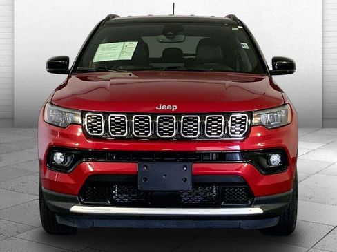 Used 2025 Jeep Compass Limited AWD/4WD image 2