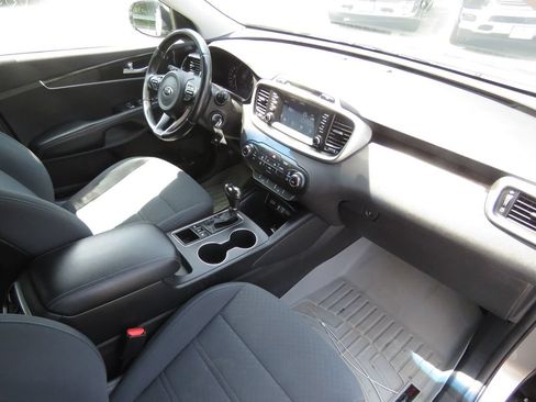 Used 2018 Kia Sorento LX w/ LX V6 Convenience Package AWD/4WD image 14