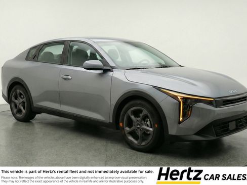 Used 2025 Kia K4 LXS image 1