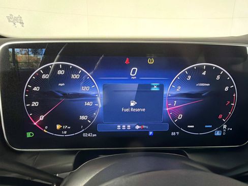 Used 2025 Mercedes-Benz GLC 300 4MATIC w/ AMG Line image 43