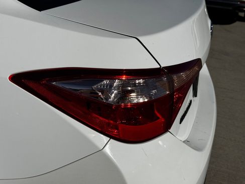 Used 2017 Toyota Corolla LE w/ Carpet Mat Package (TMS) image 7
