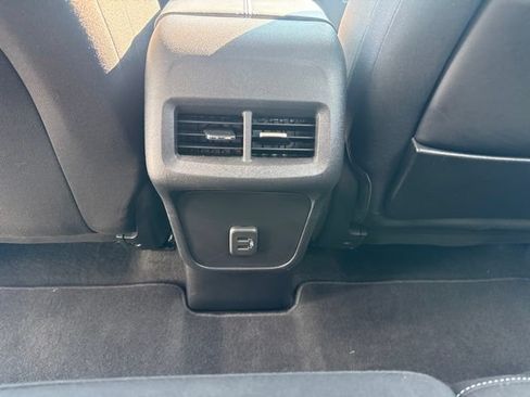 Used 2022 GMC Terrain SLE w/ Driver Convenience Package AWD/4WD image 30