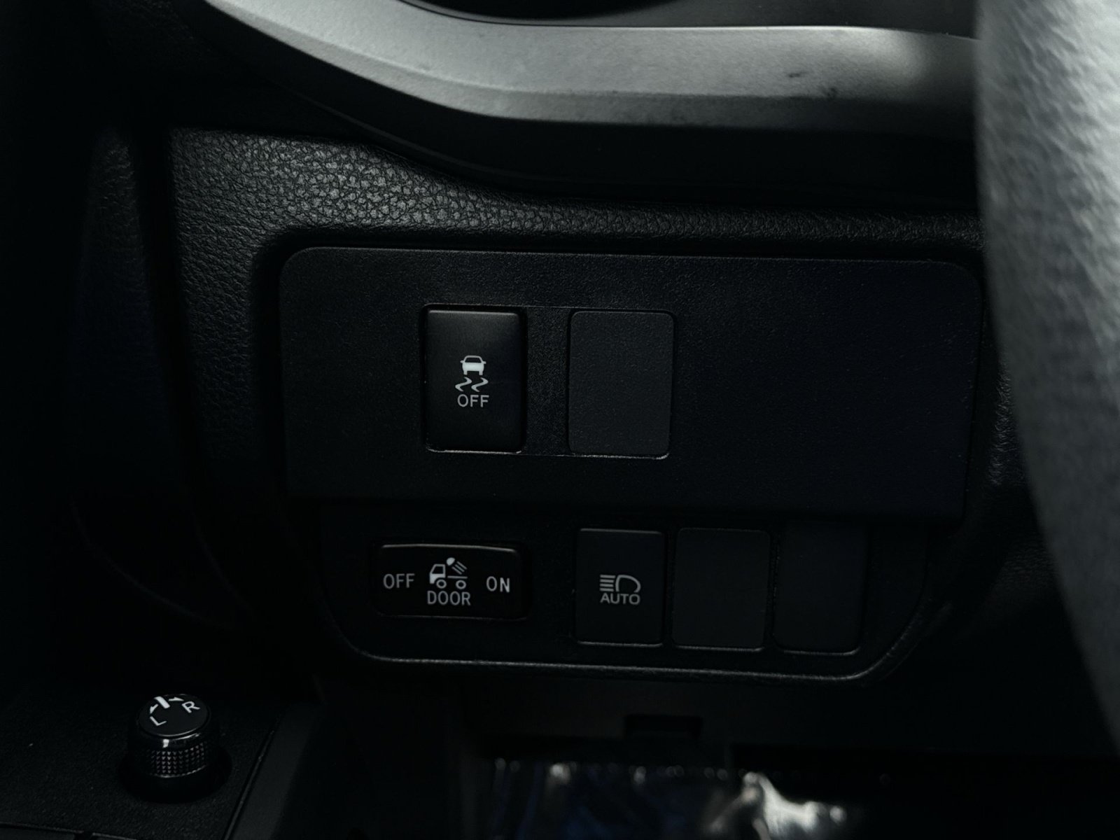 Used 2023 Toyota Tacoma SR AWD/4WD image 21
