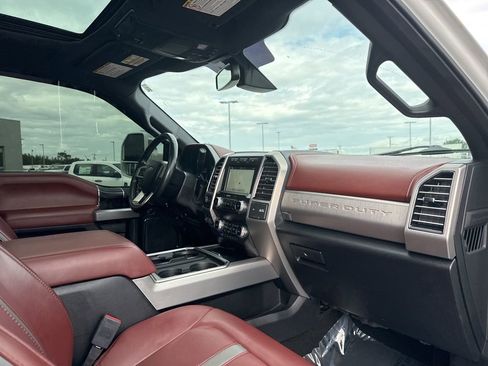 Used 2019 Ford F250 Platinum w/ FX4 Off-Road Package image 28