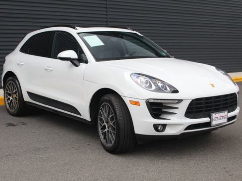 Used 2017 Porsche Macan S image 10