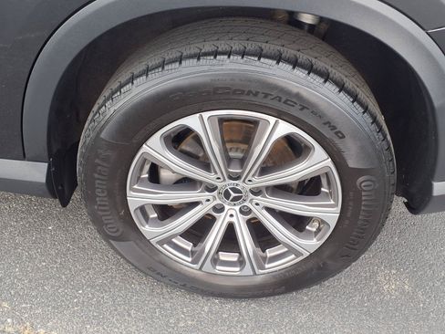 Used 2023 Mercedes-Benz GLC 300 4MATIC image 11