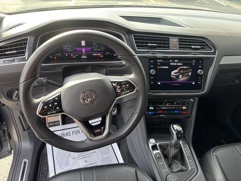 Used 2024 Volkswagen Tiguan SE R-Line image 23