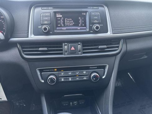 Used 2017 Kia Optima LX FWD image 4