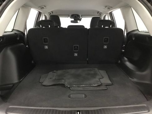 Used 2023 Jeep Grand Cherokee Laredo AWD/4WD image 16