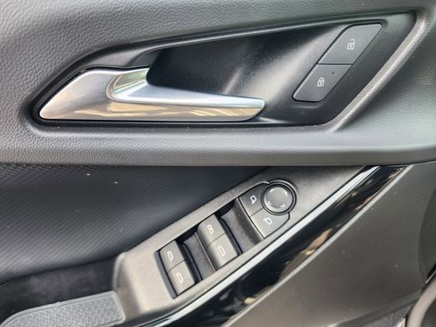 Used 2025 Chevrolet Equinox LT image 24