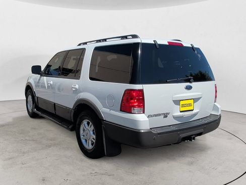 Used 2005 Ford Expedition XLT AWD/4WD image 3