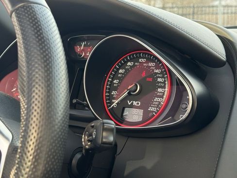 Used 2014 Audi R8 V10 w/ Full Leather Package image 59