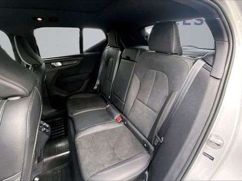 Used 2023 Volvo XC40 B4 Ultimate w/ Protection Package Premier FWD image 22