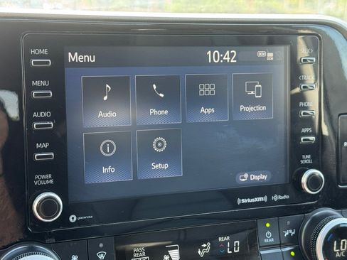 Used 2021 Toyota Highlander XLE AWD/4WD image 56