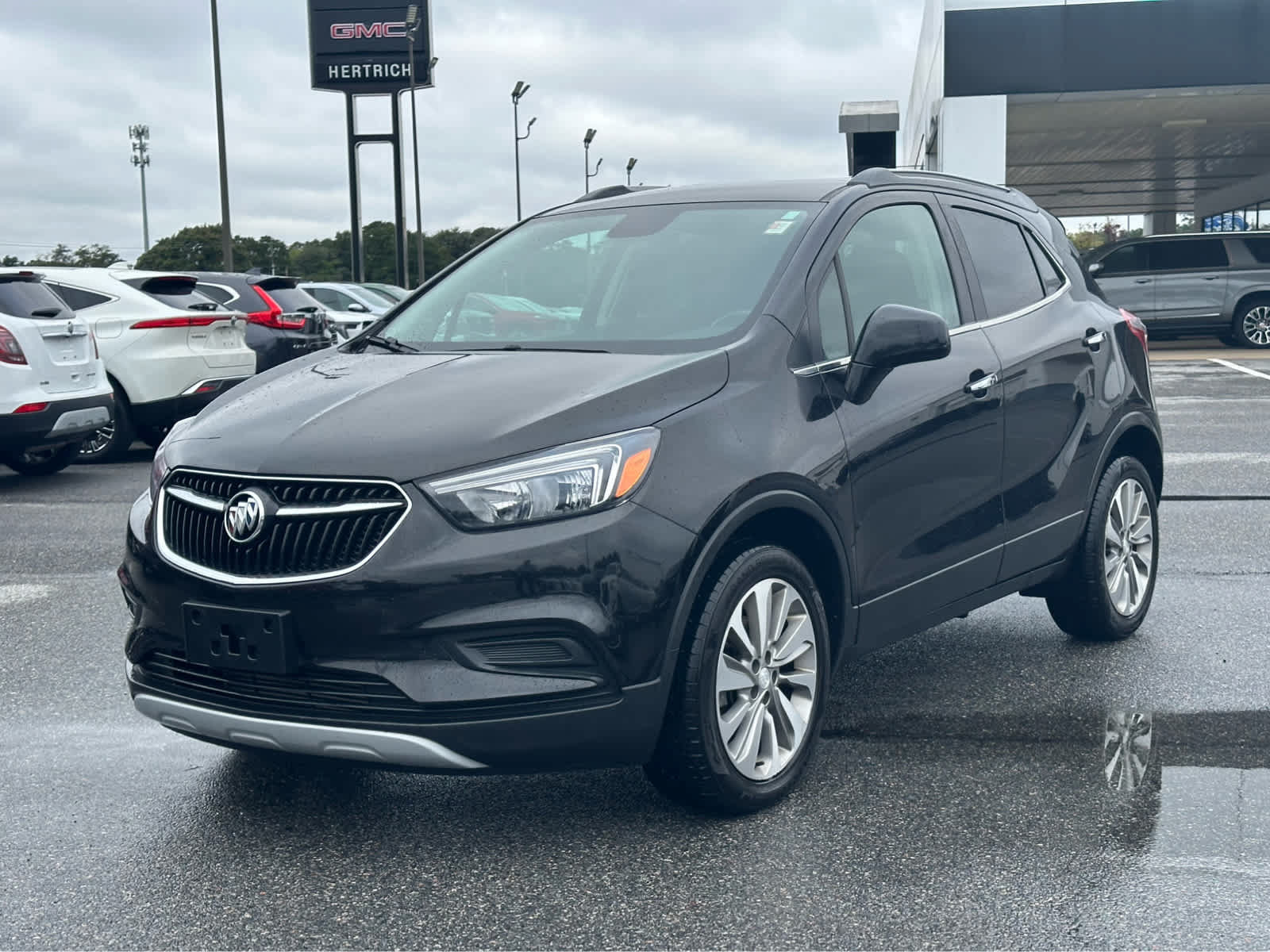 Used 2020 Buick Encore Preferred w/ Safety Package AWD/4WD image 3