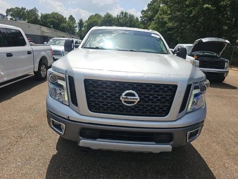 Used 2018 Nissan Titan PRO-4X w/ Pro-4x Utility Package AWD/4WD image 6