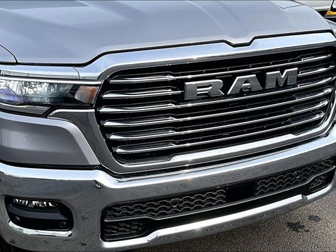 New 2025 RAM 1500 Laramie AWD/4WD image 14