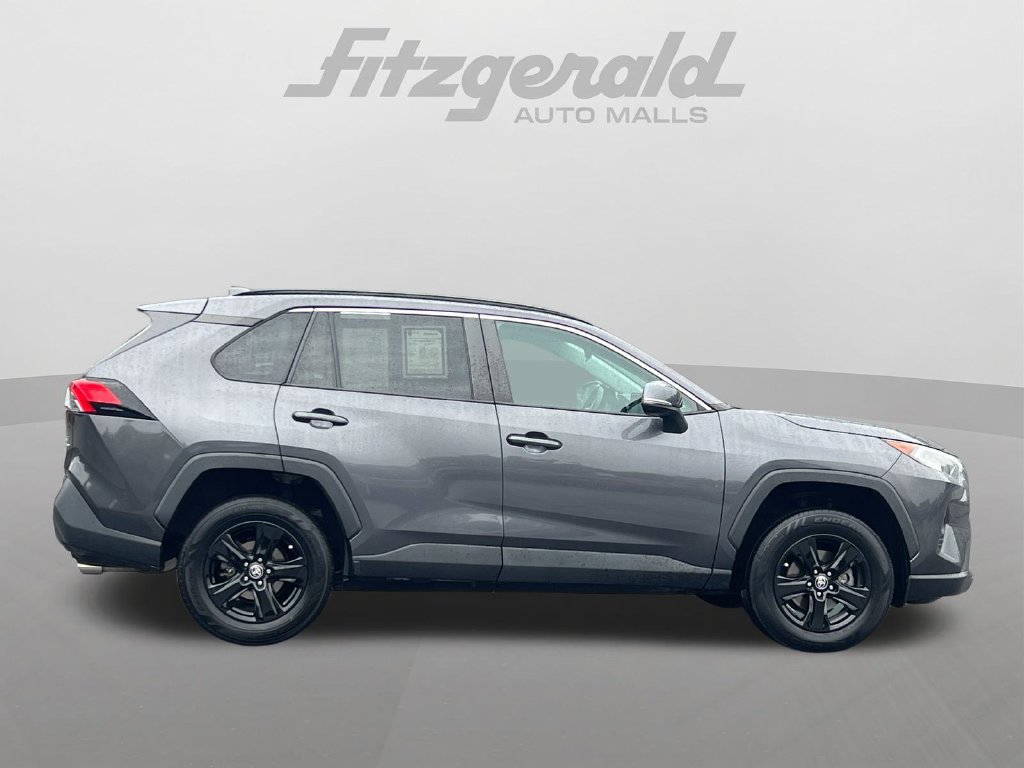 Used 2021 Toyota RAV4 XLE AWD/4WD image 3