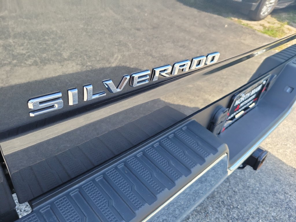 Used 2022 Chevrolet Silverado 1500 LT AWD/4WD image 12