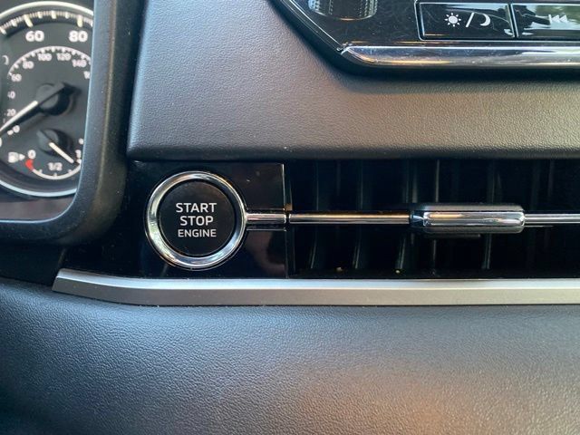 Used 2024 Mitsubishi Outlander SE AWD/4WD image 17