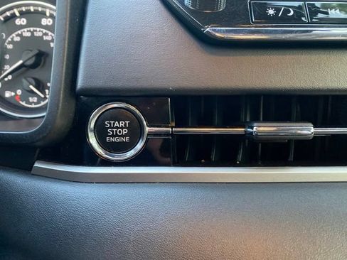 Used 2024 Mitsubishi Outlander SE AWD/4WD image 17
