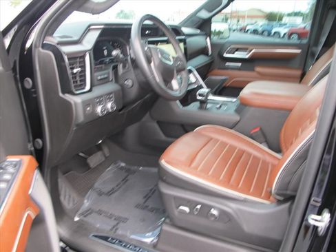 Used 2024 GMC Sierra 1500 Denali Ultimate AWD/4WD image 11
