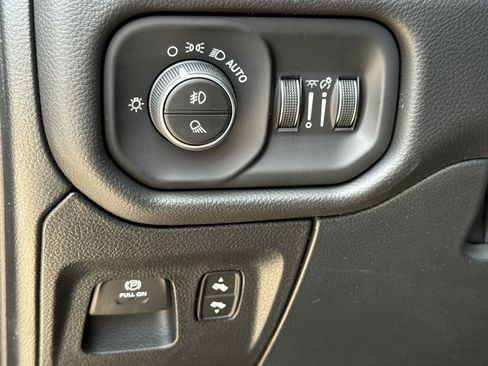 New 2026 RAM 1500 4x4 Crew Cab image 22
