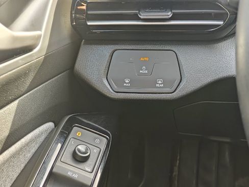 Used 2023 Volkswagen ID.4 Pro RWD image 20