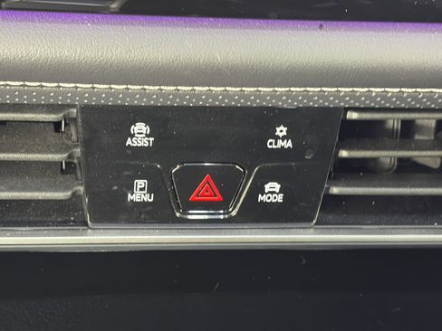 Used 2025 Volkswagen Atlas Cross Sport SEL Premium R-Line image 29