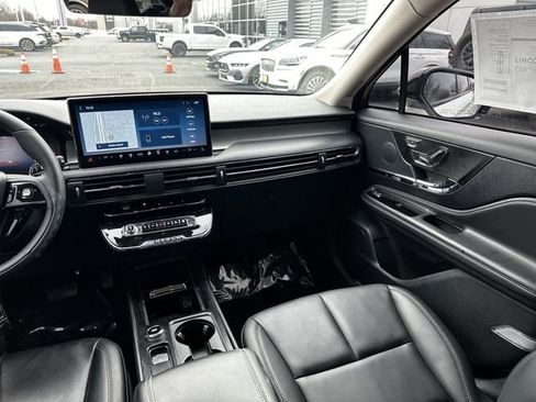 Certified 2024 Lincoln Corsair AWD w/ Equipment Group 101A image 17