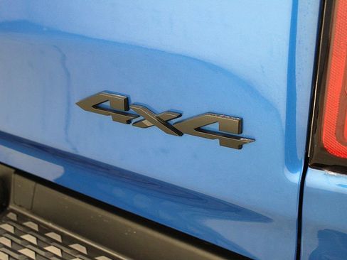 New 2023 RAM 1500 Big Horn AWD/4WD image 42