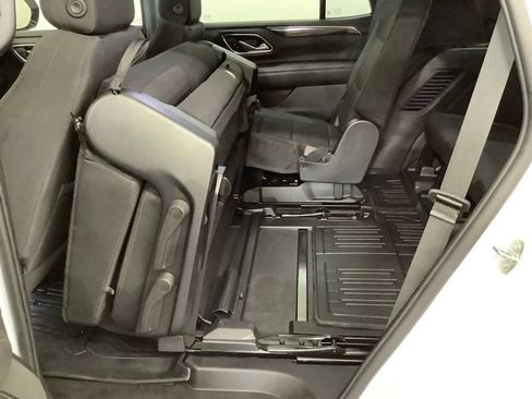 Used 2023 GMC Yukon SLE AWD/4WD image 12
