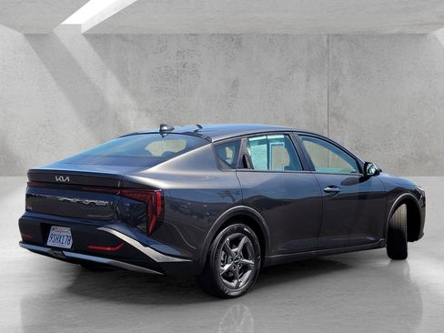 Used 2025 Kia K4 LXS FWD image 4