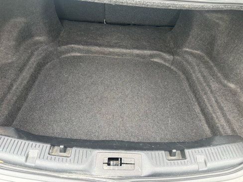 Used 2016 Ford Taurus SEL image 12