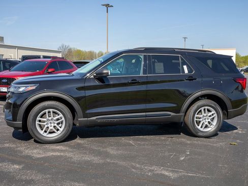 New 2026 Ford Explorer Active AWD/4WD image 4