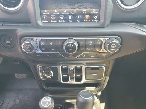 Used 2020 Jeep Gladiator Overland image 34