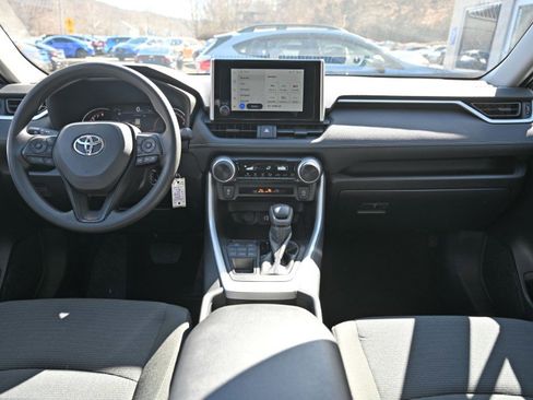 Used 2025 Toyota RAV4 LE image 10