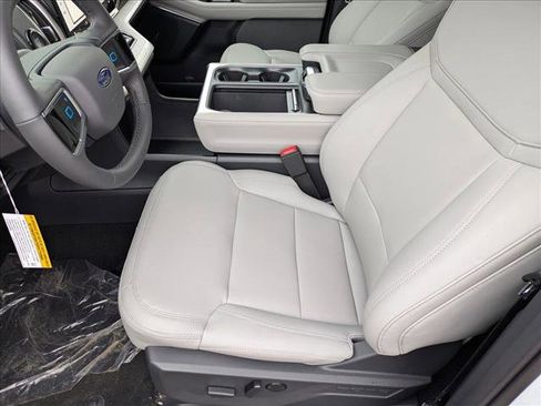 New 2026 Ford Expedition Active AWD/4WD image 4