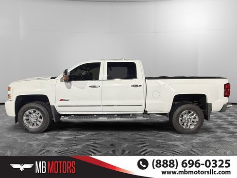 Used 2018 Chevrolet Silverado 3500 LTZ image 8