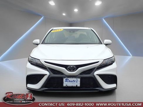 Used 2023 Toyota Camry SE image 9