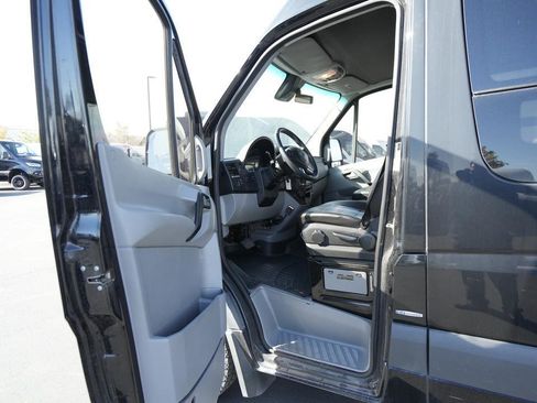 Used 2015 Mercedes-Benz Sprinter 2500 image 25