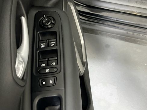 Used 2023 Jeep Renegade Limited w/ Sun/Sound Group AWD/4WD image 18