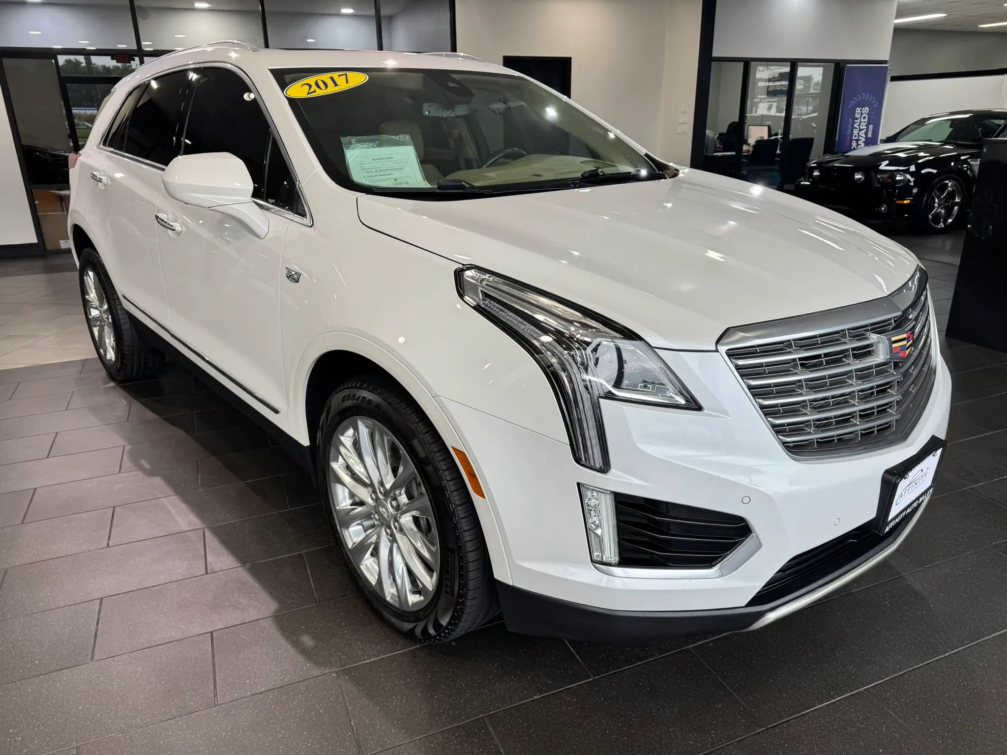 Used 2017 Cadillac XT5 Platinum AWD/4WD image 7