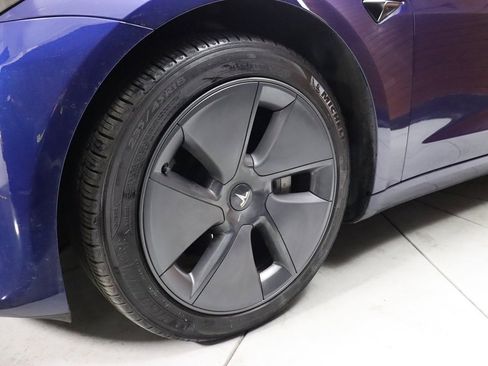 Used 2023 Tesla Model 3 Standard Range RWD image 8