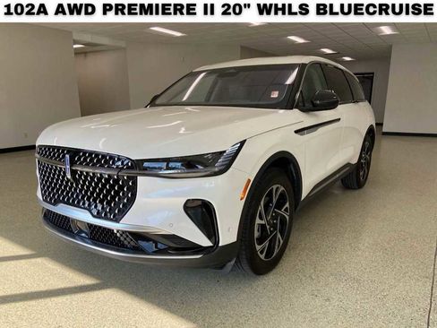 Used 2024 Lincoln Nautilus Premier w/ Equipment Group 102A image 1